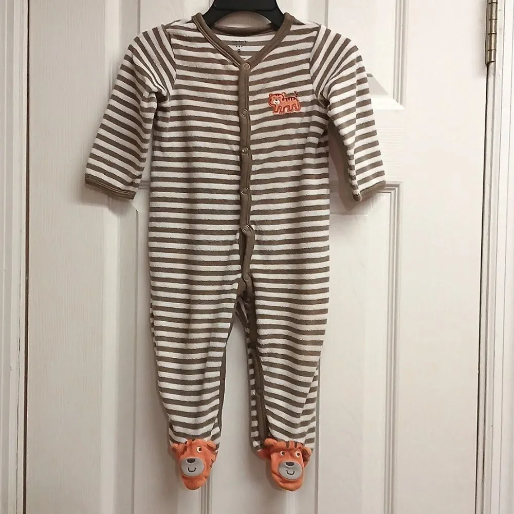 🩷Carter's Boys Footsie Pajamas Size 9M. Tiger themed
